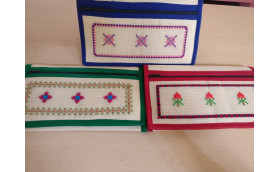 Hand purse embroidery
